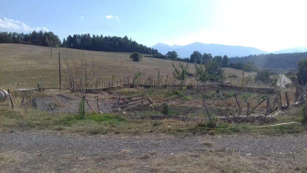 Nid De Poussins Lägenhet Vaumeilh Exteriör bild
